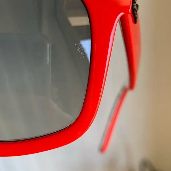 🪸❤️RAY-BAN “RARE” COLOR CORAL RED W/ FLORAL ALOHA PRINT EXCELLENT NO SCRATCHES!
